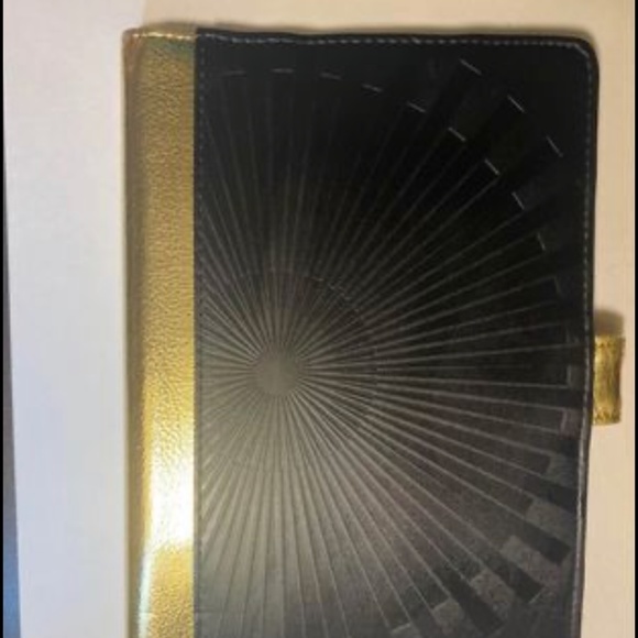 Luxury Passport folio case black and gold vinyl - Picture 2 of 5